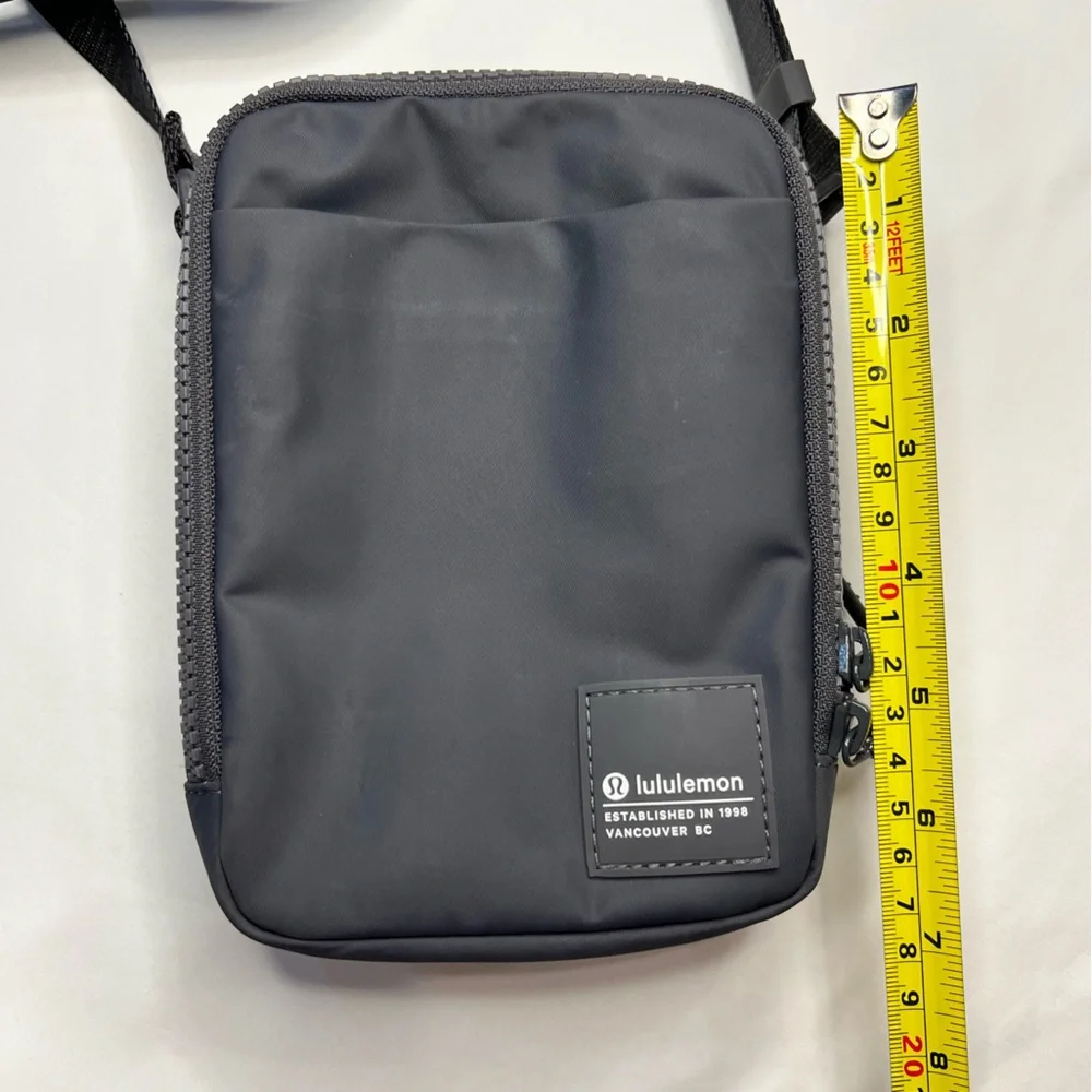 lululemon athletica Grey Crossbody Bag - Picture 7 of 8